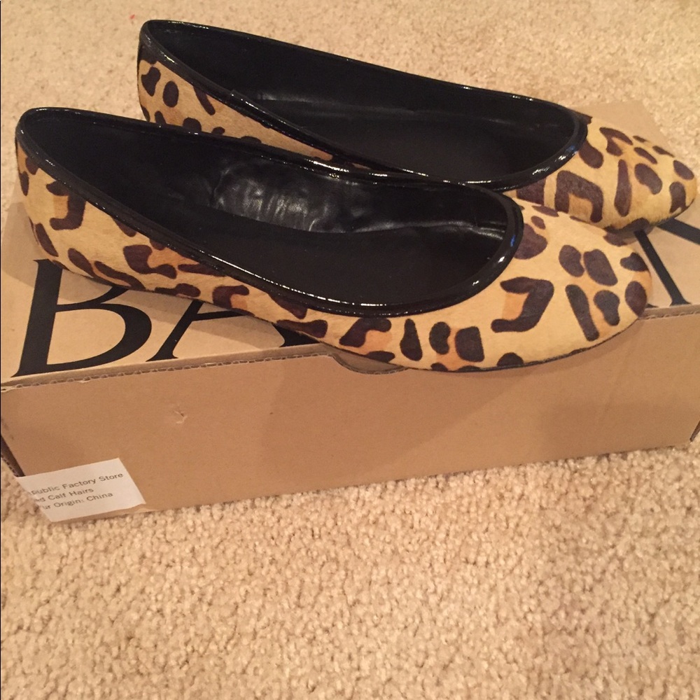 Banana Republic Calf Hair Ballet Flat. Size 9